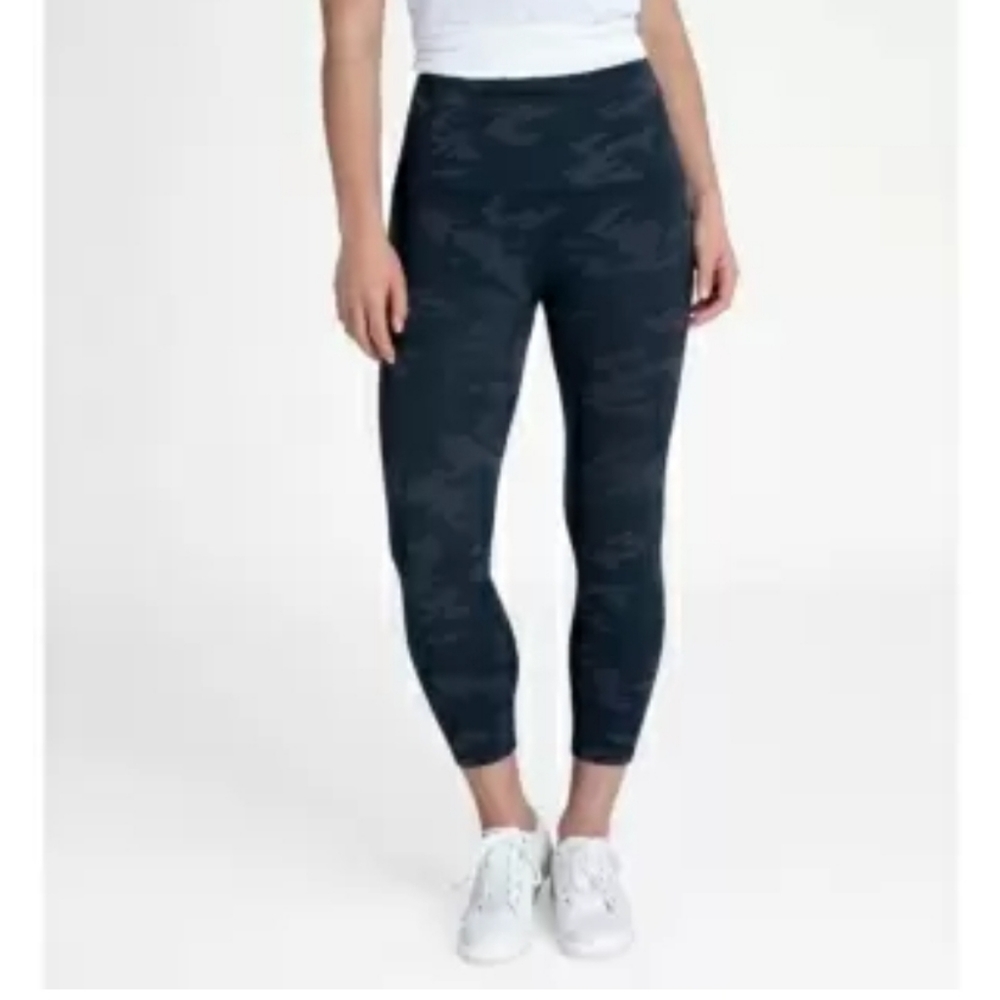 SPANX Look at Me Now crop seemless leggings in black camo